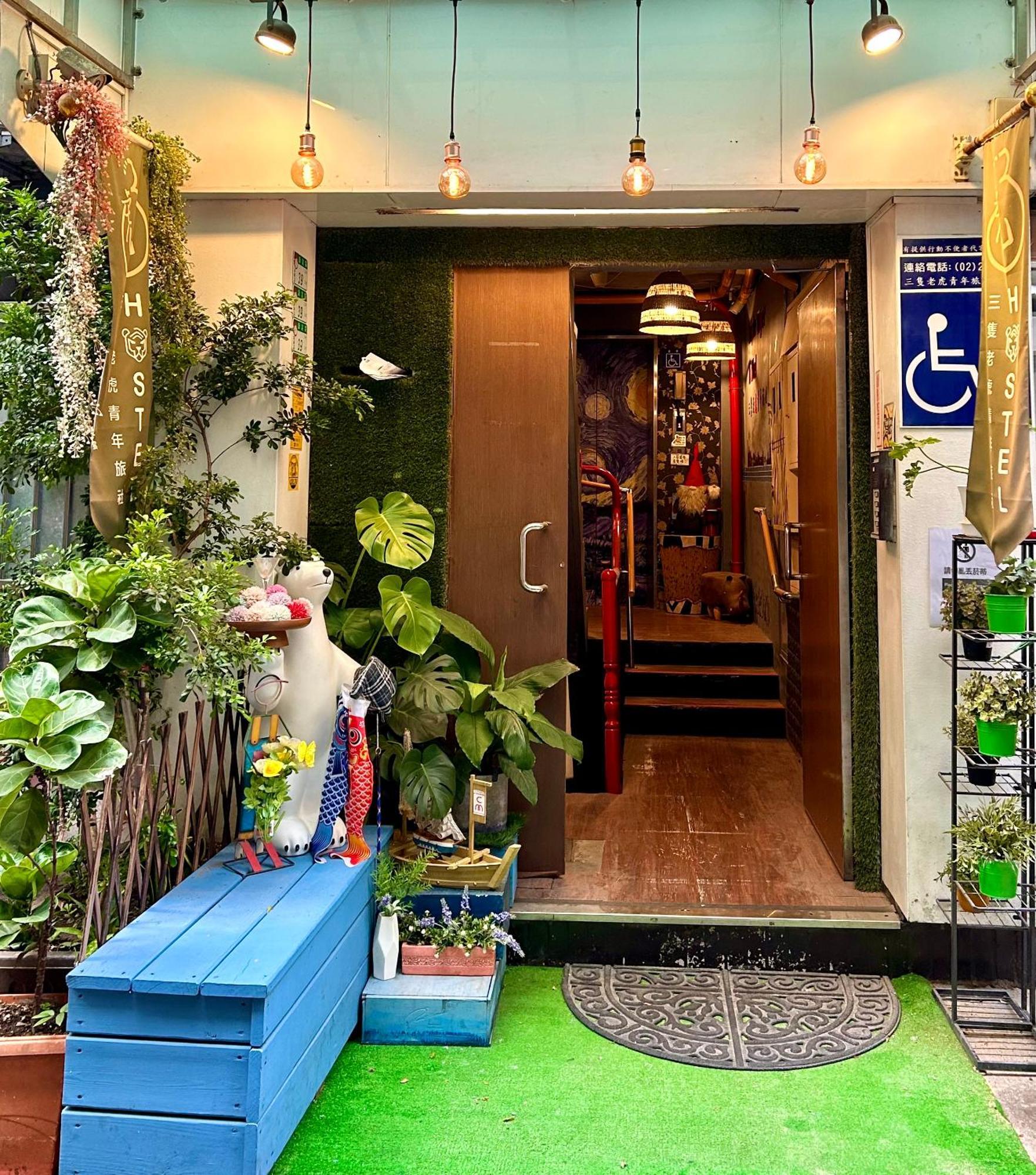 Taipei Triple Tiger Inn Экстерьер фото