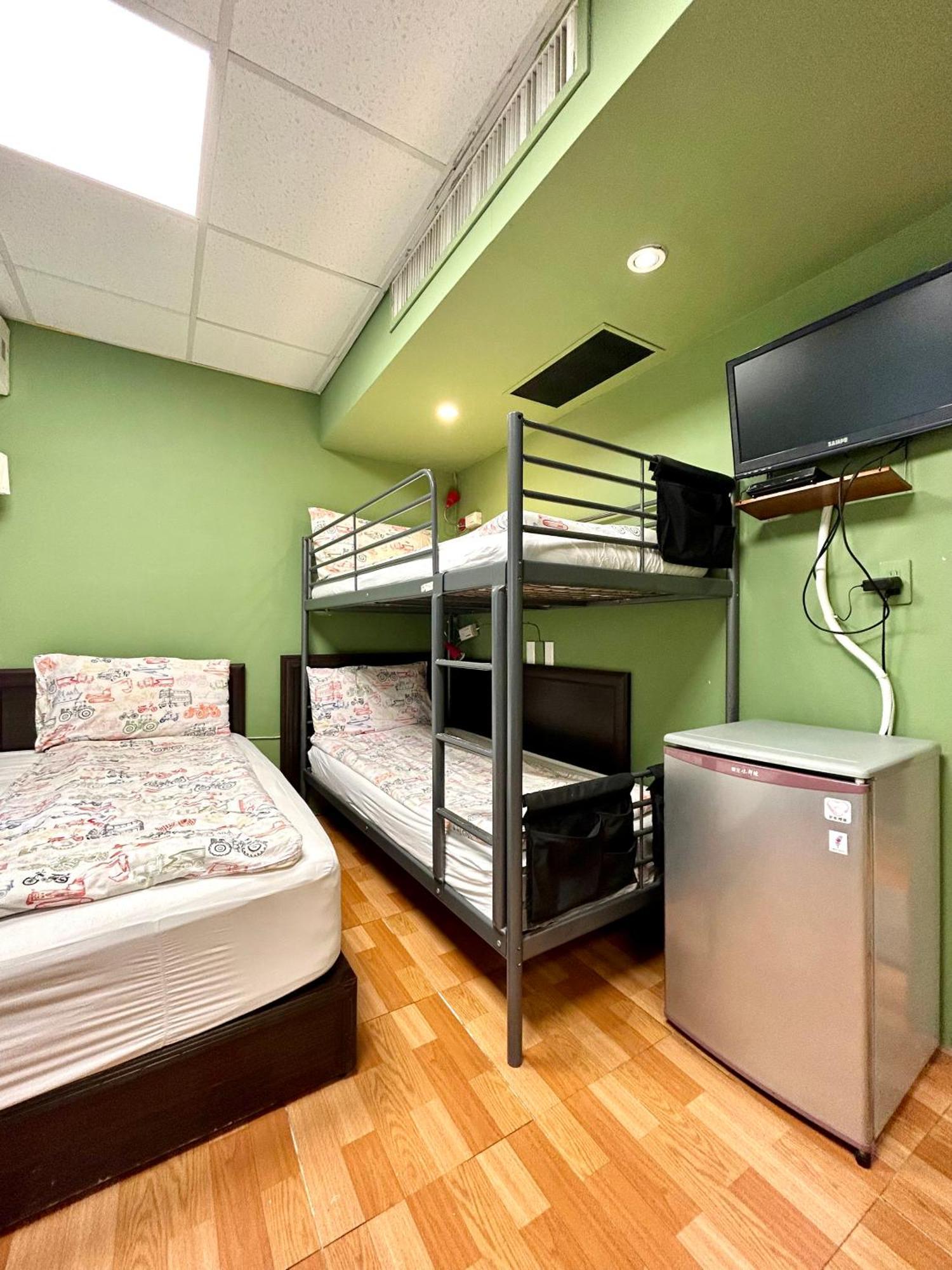 Taipei Triple Tiger Inn Экстерьер фото